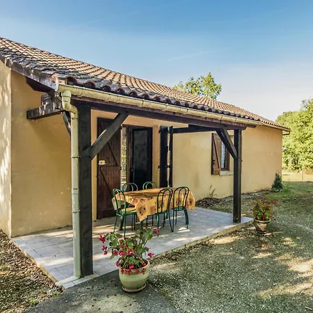 Holiday Home In Salignac With Pool & Views, Cleaning Included Casa vacanze
