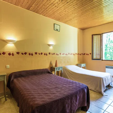 Casa vacanze Holiday Home In Salignac With Pool & Views, Cleaning Included Salignac Eyvigues