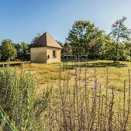Holiday Home In Salignac With Pool & Views, Cleaning Included Casa vacanze