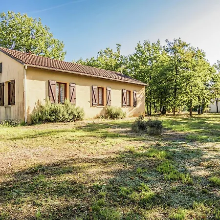 Holiday Home In Salignac With Pool & Views, Cleaning Included Salignac Eyvigues