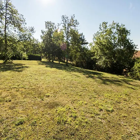 Casa vacanze Holiday Home In Salignac With Pool & Views, Cleaning Included Salignac Eyvigues