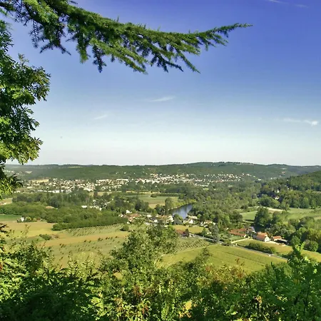 Holiday Home In Salignac With Pool & Views, Cleaning Included Casa vacanze