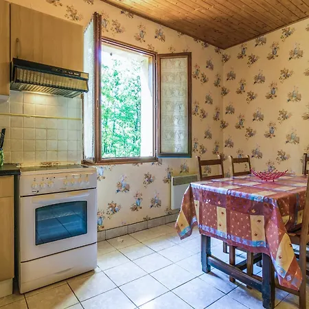 Holiday Home In Salignac With Pool & Views, Cleaning Included Casa vacanze